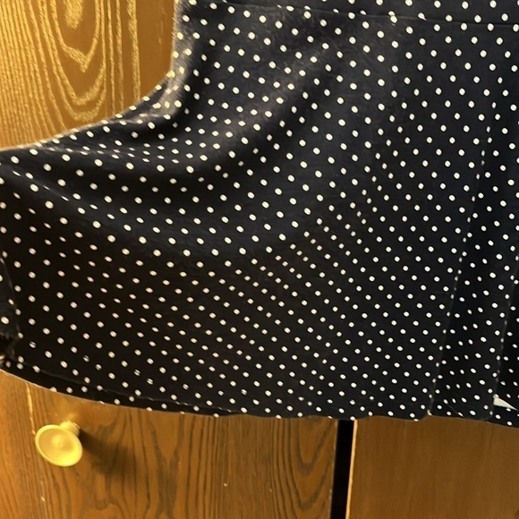 Isaac Mizrahi short sleeved navy blue with white polka dot top. Size Small - Picture 6 of 7